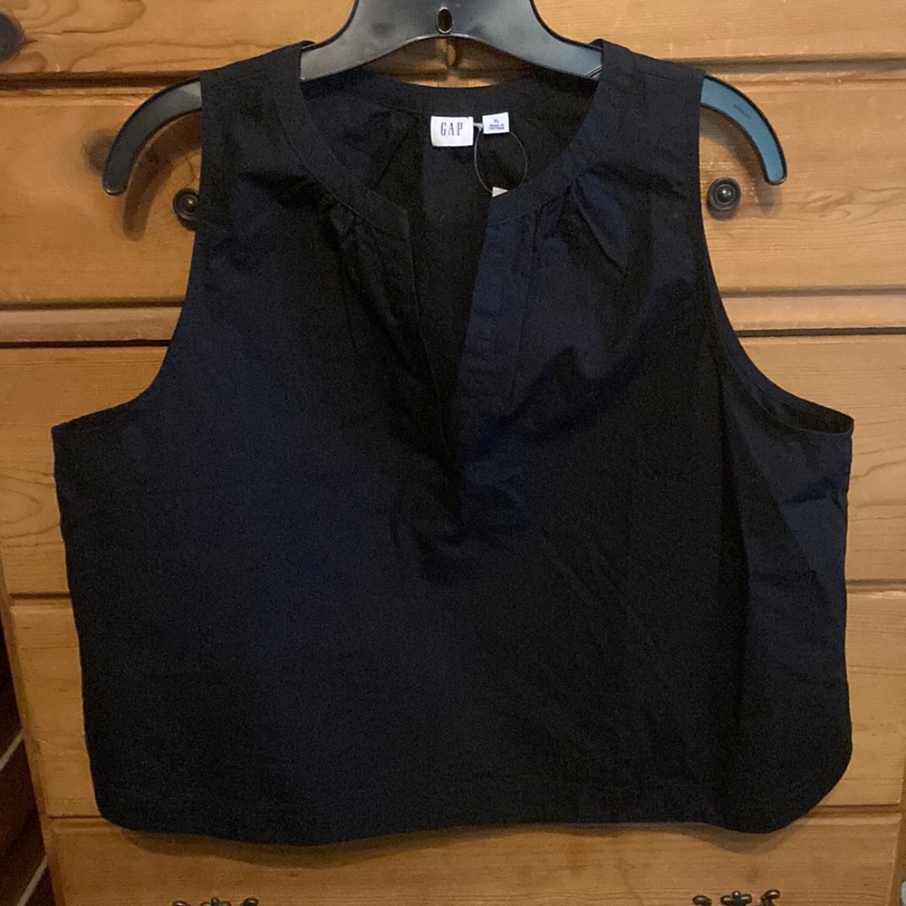 GAP XL sleeveless, black, v-neck top, brand new with tags